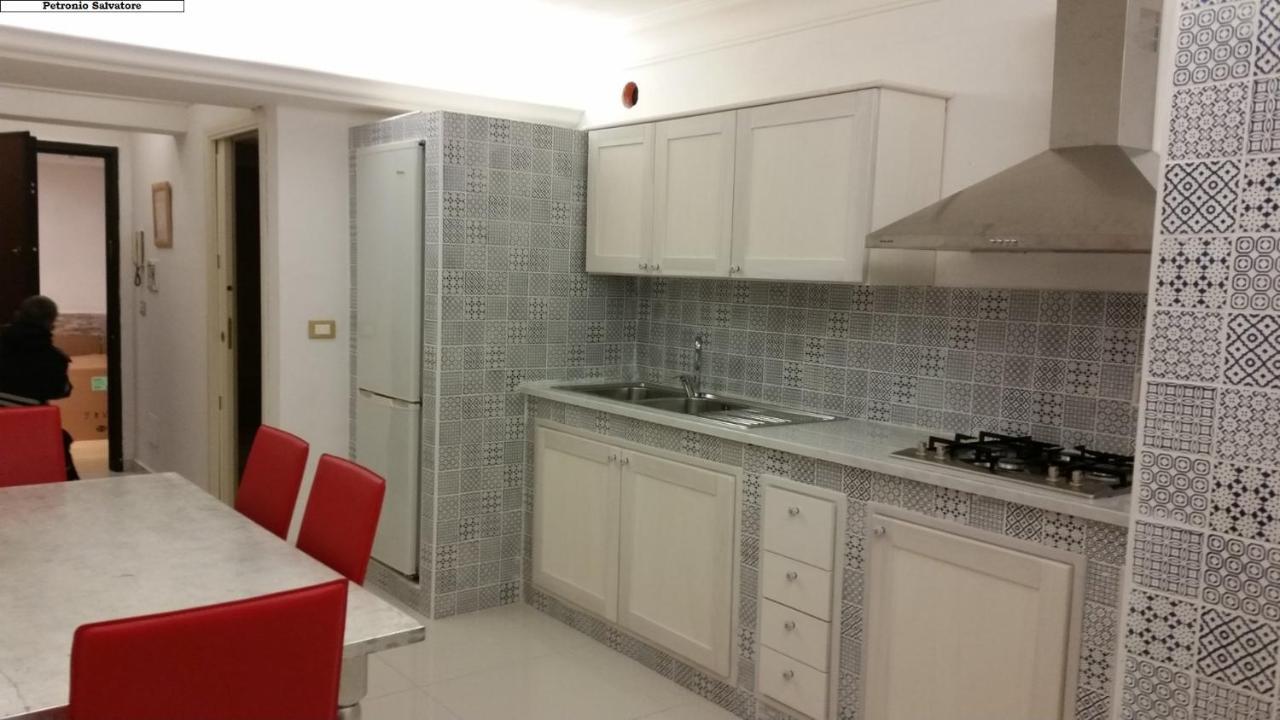 Stabile Basement Apartment ปาแลร์โม ภายนอก รูปภาพ
